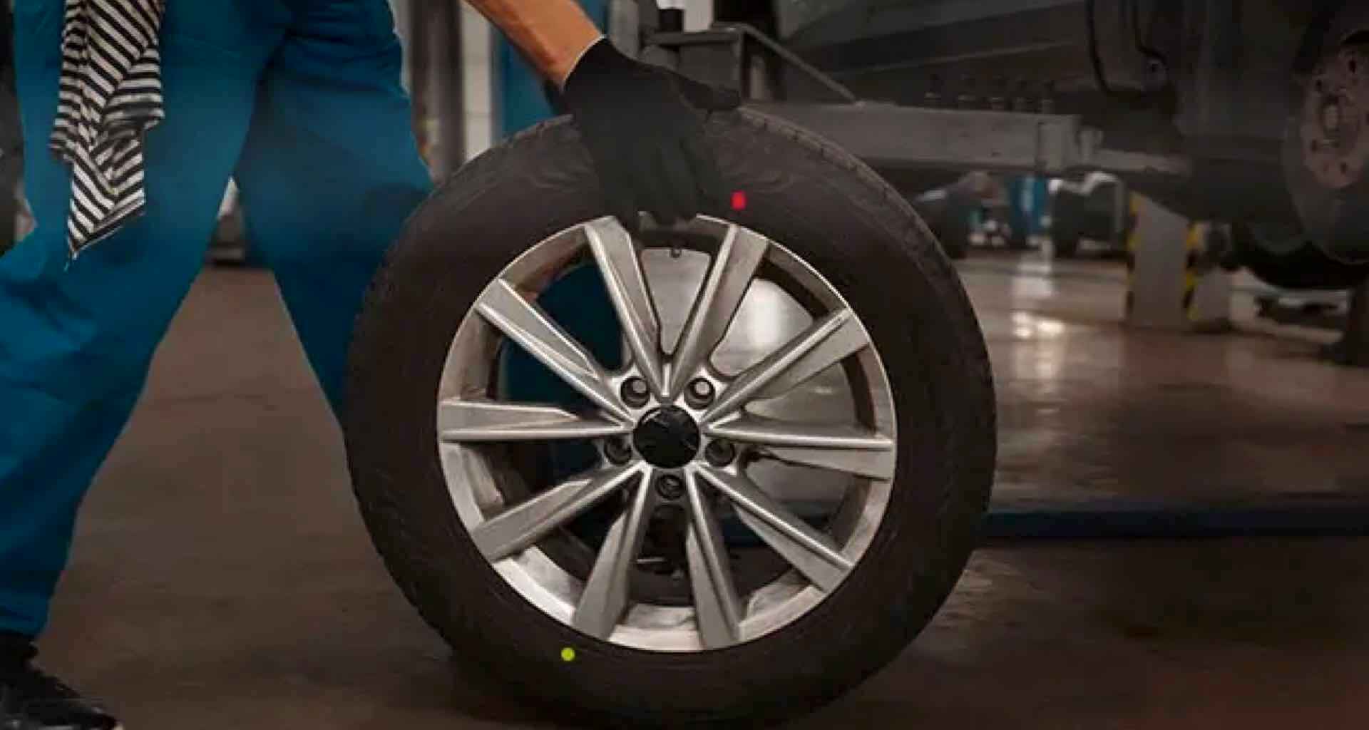 How Do Red Dots and Yellow Dots on Tyres Differ?